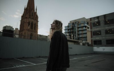 Grunge Outfits – So holst du dir die Trend-Ästhetik in den Kleiderschrank